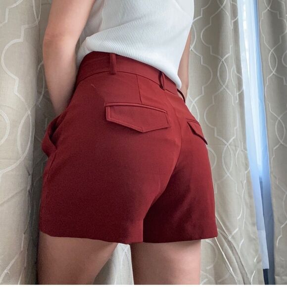 Vince High Red Waisted Belted Shorts - Picture 2 of 8